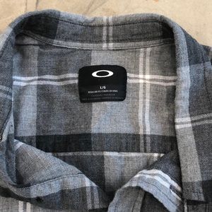 Oakley Shirts - Oakley Long Sleeve Flannel Oakley Shirts - Oakley Long Sleeve Flannel